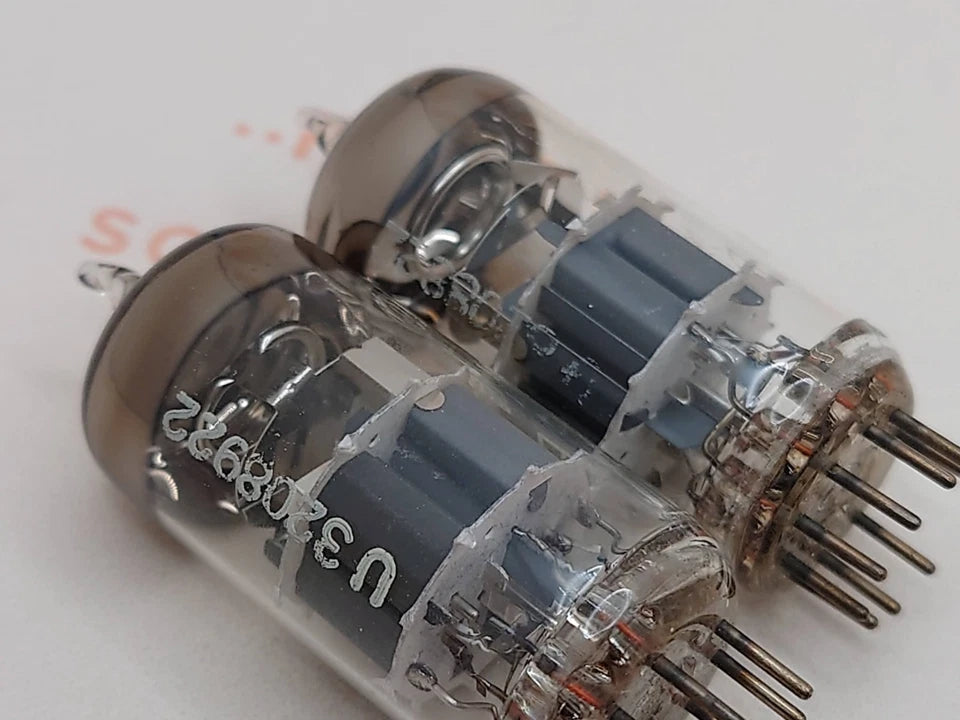 德律风根 PCC88 7DJ8 ◇ 底部