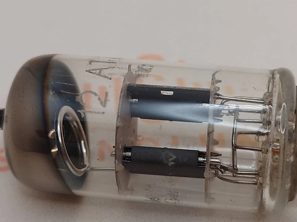 Telefunken ECC81 12AT7 O-getter ◇ Bottom – Berlin