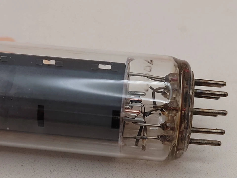 飞利浦 EL84 6BQ5 O型吸气管匹配对 - 1964年产于海尔伦 - 近乎全新库存