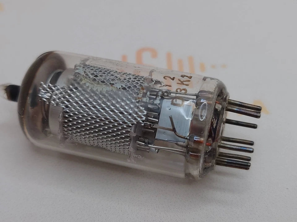 Valvo EF86 6267 vacuum tube with Mesh Plate and O-Getter, image 63
