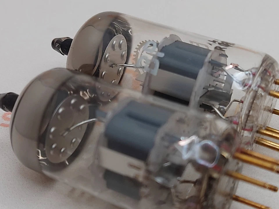 1x Mullard E88CC 6922 Dimple Disc Getter - Mitcham 1970 - AEG-Label - NOS