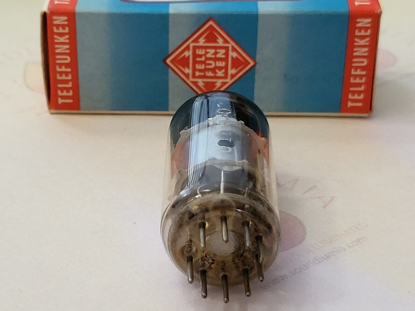 Telefunken EF86 6267 O-getter in Original Box - Diamond Bottom - Ulm 1960 - NOS