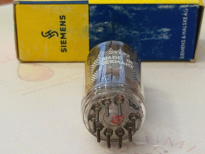 1x Siemens EF86 6267 in Original Box - Red Number on Bottom - Hamburg 1964 - NOS