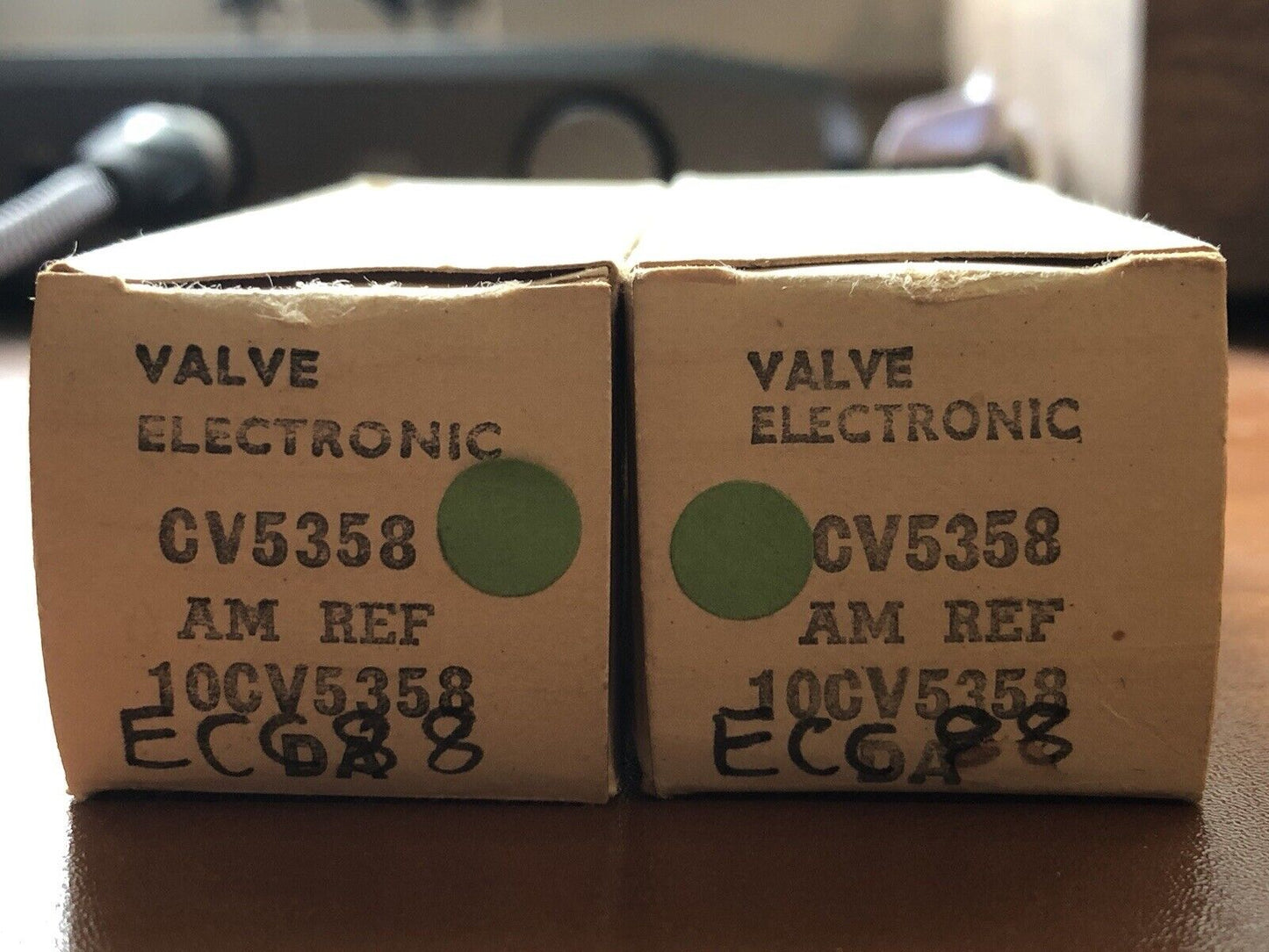 Mullard CV5358 6DJ8 ECC88 Militärröhren, passendes Paar – Blackburn 1965 – NOS
