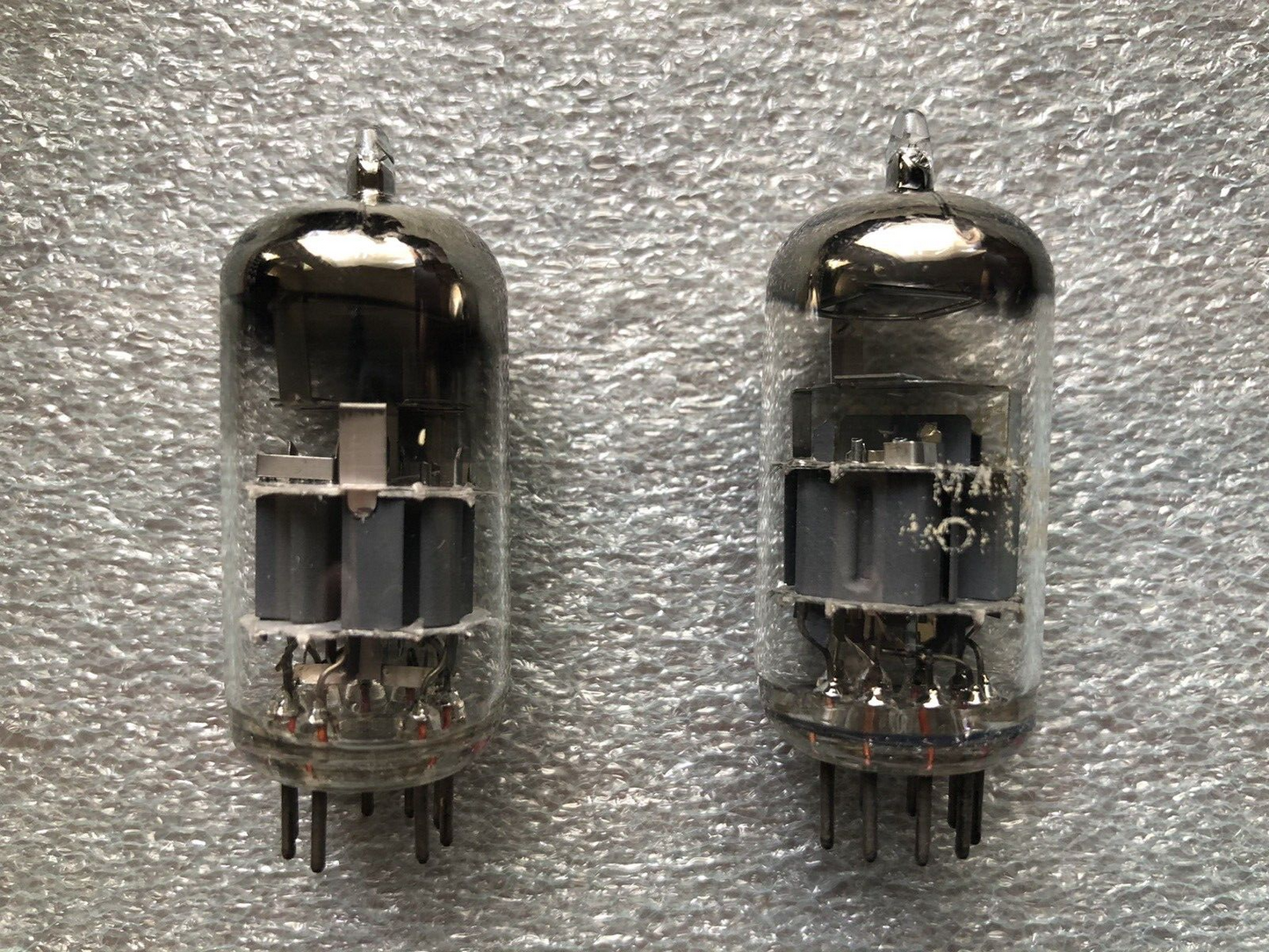 Philips PCC88 7DJ8 6DJ8 D-Getter Vorverstärkerröhren, passendes Paar, Holland 1958/59 - NOS 