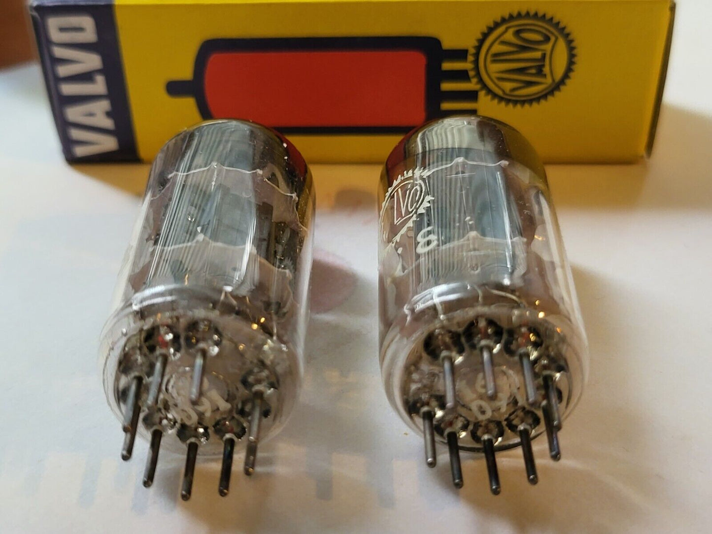 Valvo ECC83 12AX7 Kurze Platten, abgewinkelter Getter