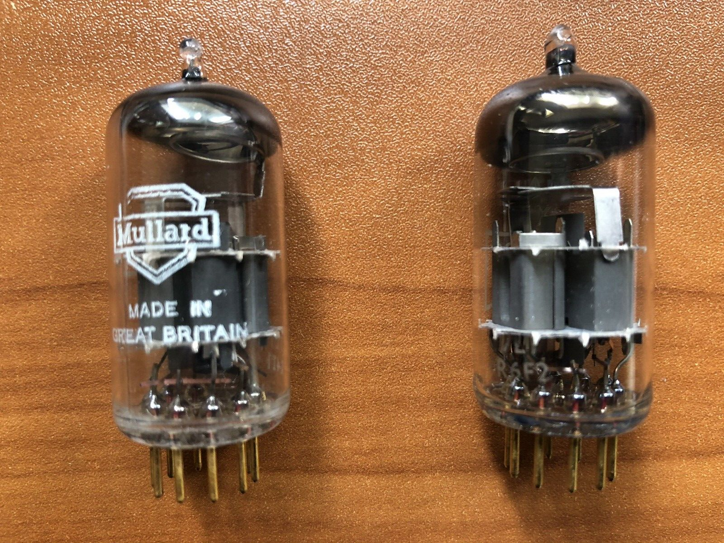 Mullard CV2492 E88CC Vorverstärkerröhren, passendes Paar mit blauer Spitze – Mitcham 1960er – NOS