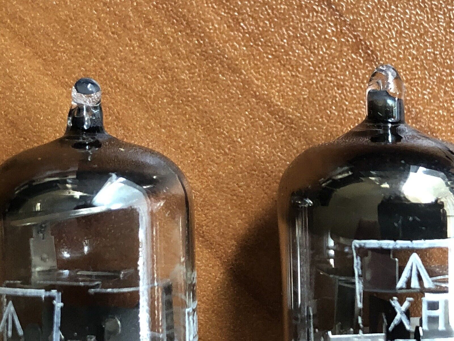 Mullard CV2492 E88CC Vorverstärkerröhren, passendes Paar mit blauer Spitze – Mitcham 1960er – NOS